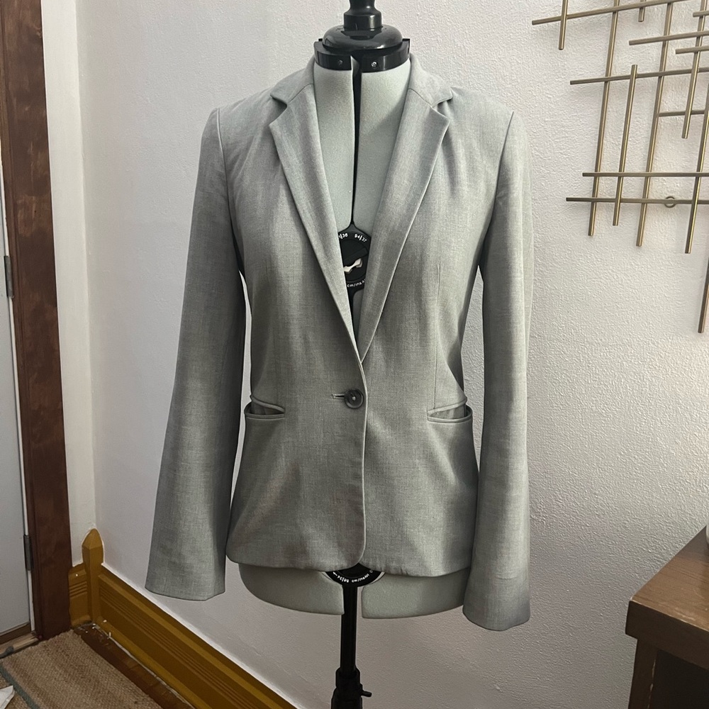 4 Piece Express Womens Suit Set Size 6 Gray